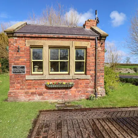 The Ticket Office Allerston Semesterbostad Pickering