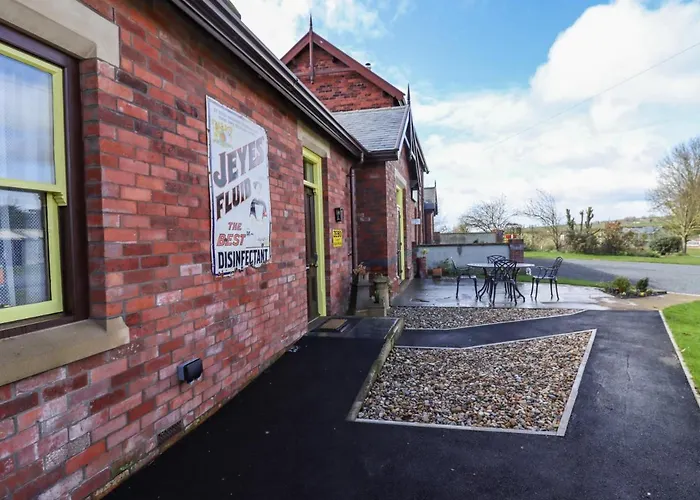 The Ticket Office Allerston بيت للعطل *